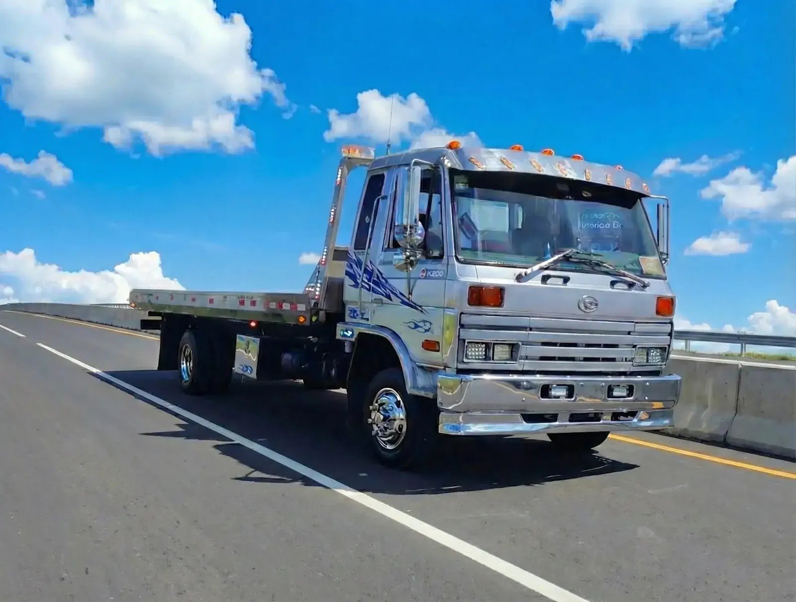 Grúa de plataforma de Grúas S&S en carretera